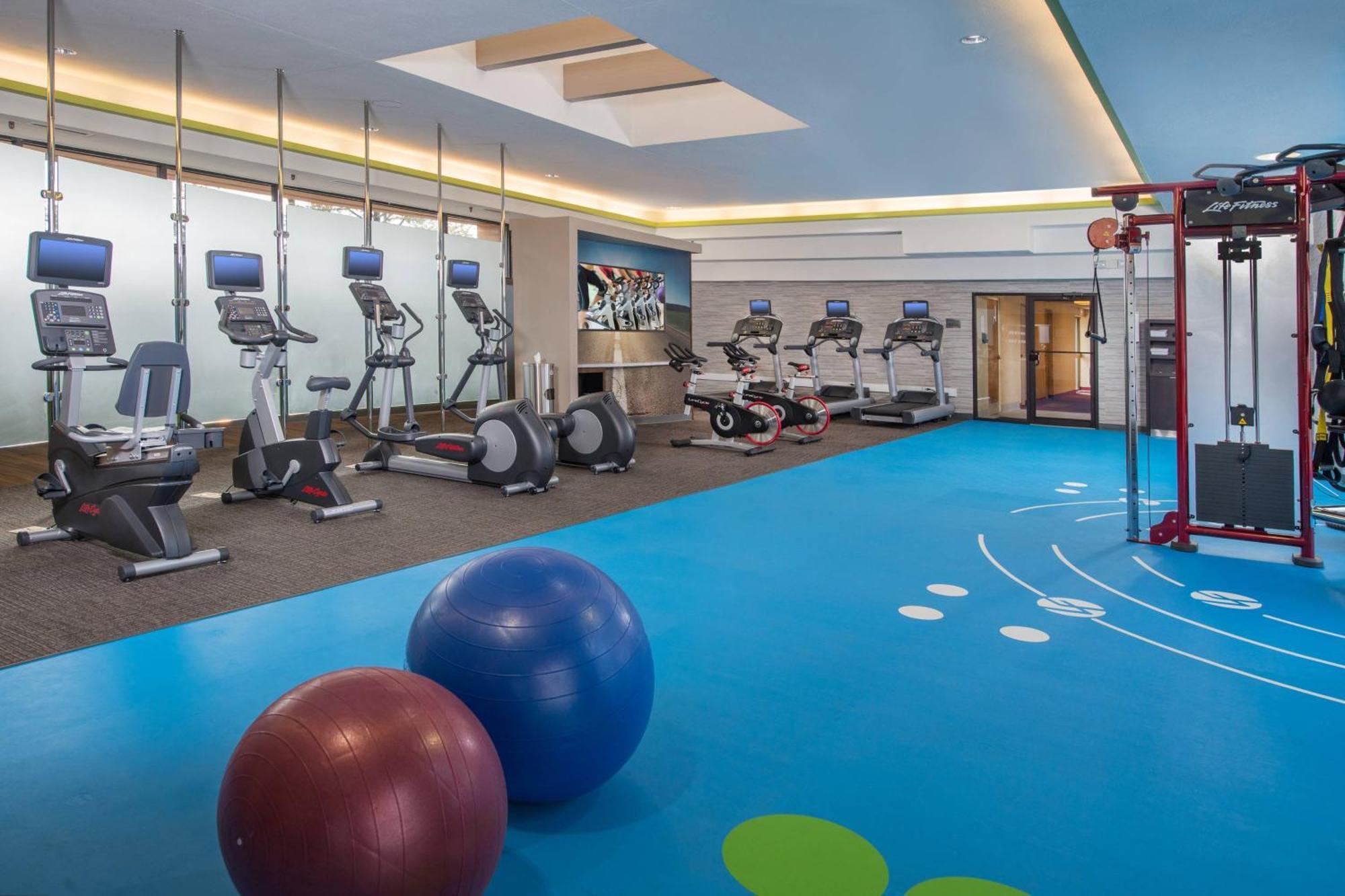 Courtyard By Marriott Silver Spring North/White Oak Екстериор снимка