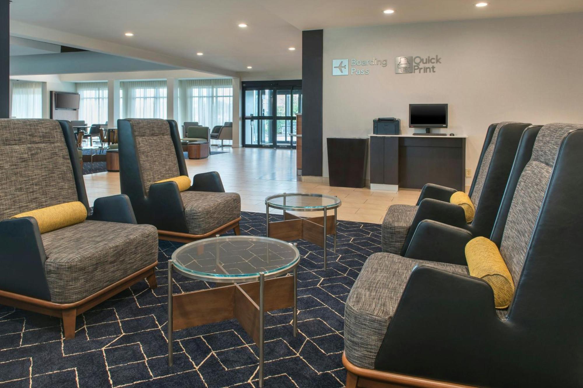 Courtyard By Marriott Silver Spring North/White Oak Екстериор снимка