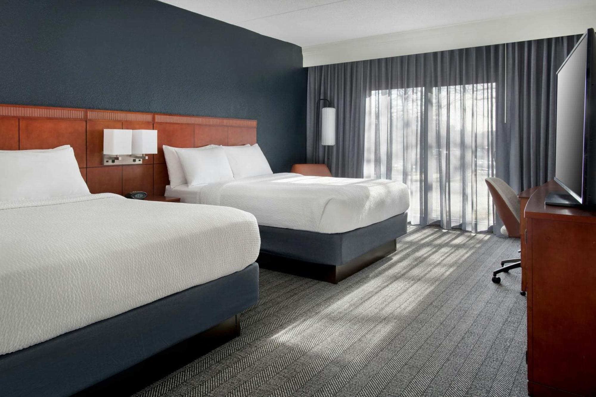 Courtyard By Marriott Silver Spring North/White Oak Екстериор снимка