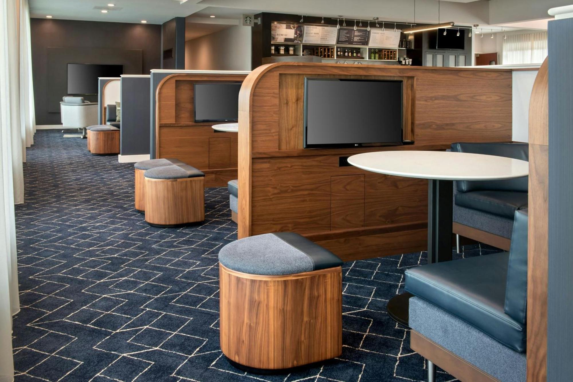 Courtyard By Marriott Silver Spring North/White Oak Екстериор снимка