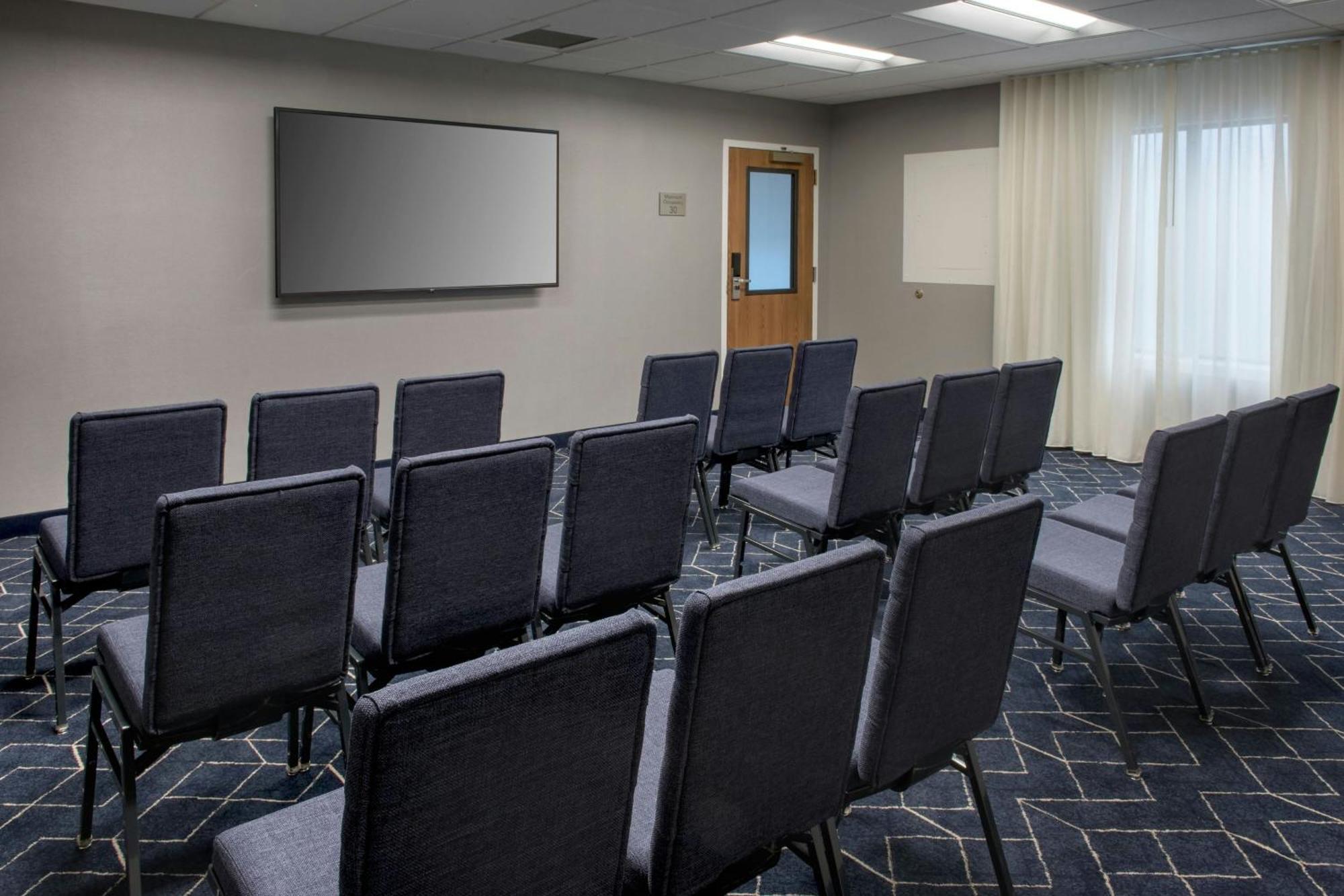Courtyard By Marriott Silver Spring North/White Oak Екстериор снимка