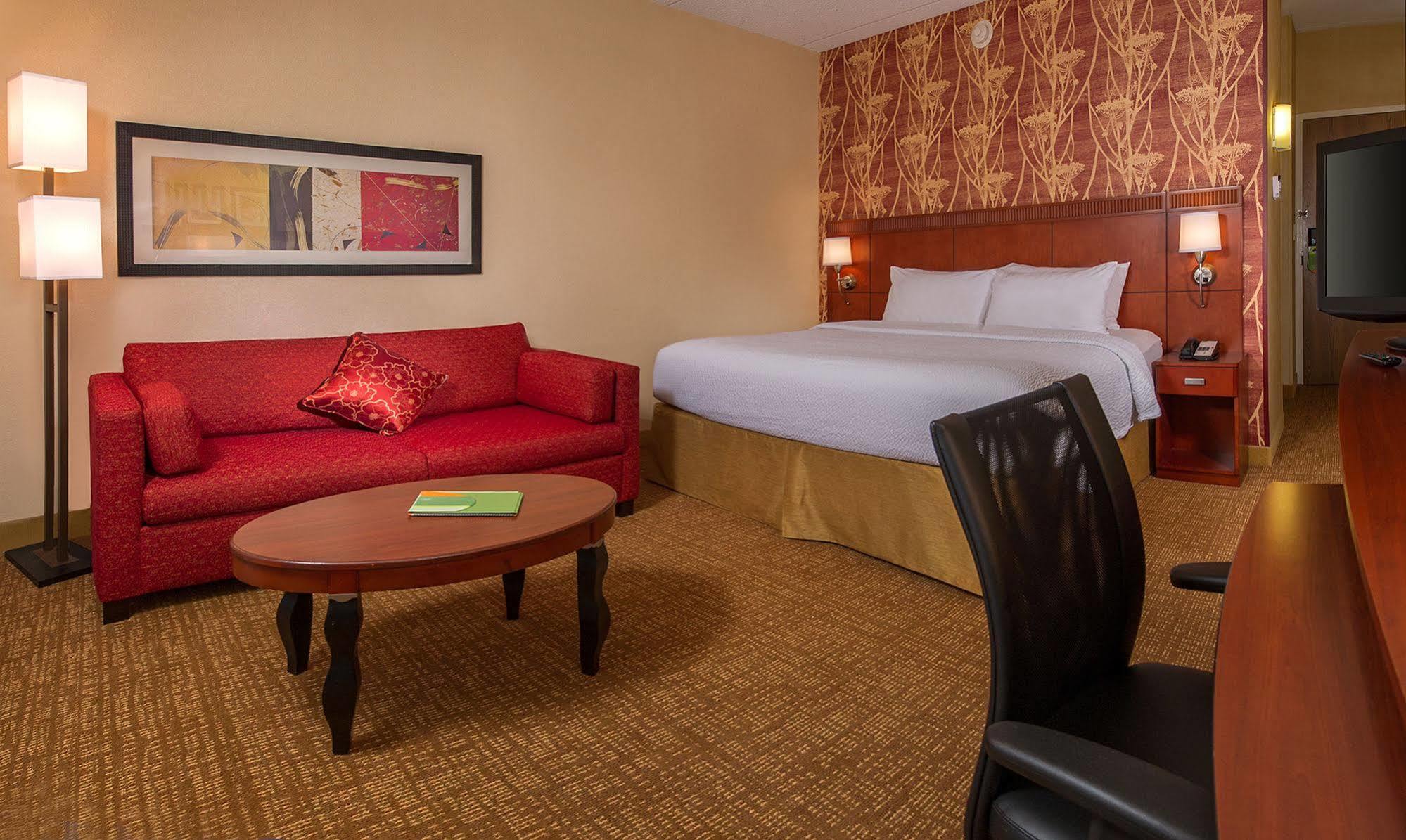 Courtyard By Marriott Silver Spring North/White Oak Екстериор снимка